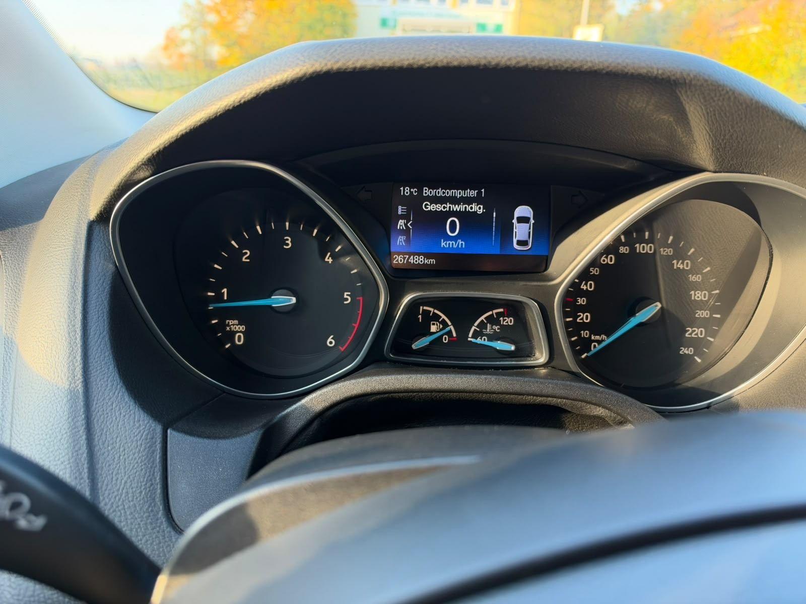 Ford Focus 2015 — photo 8