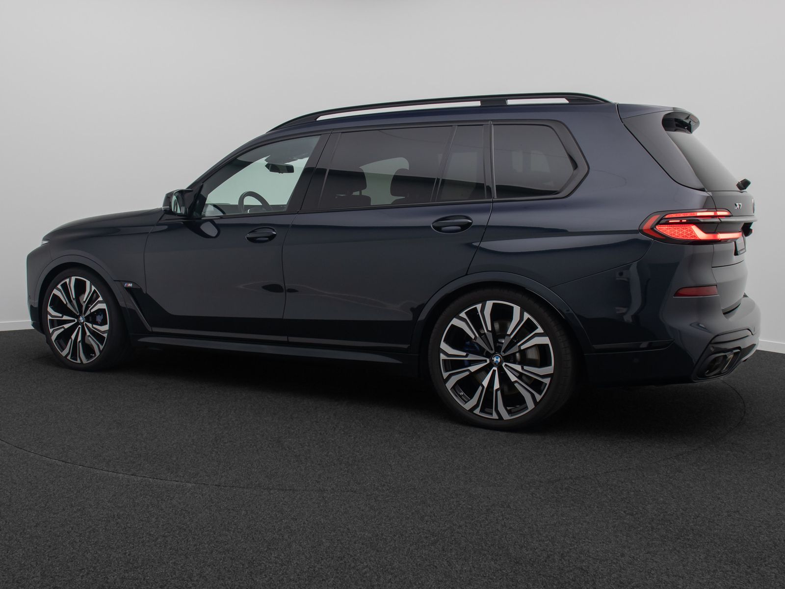 Fahrzeugabbildung BMW X7 M60i xD SkyLounge 360&deg;HUD H/K SoftClos 23Zoll