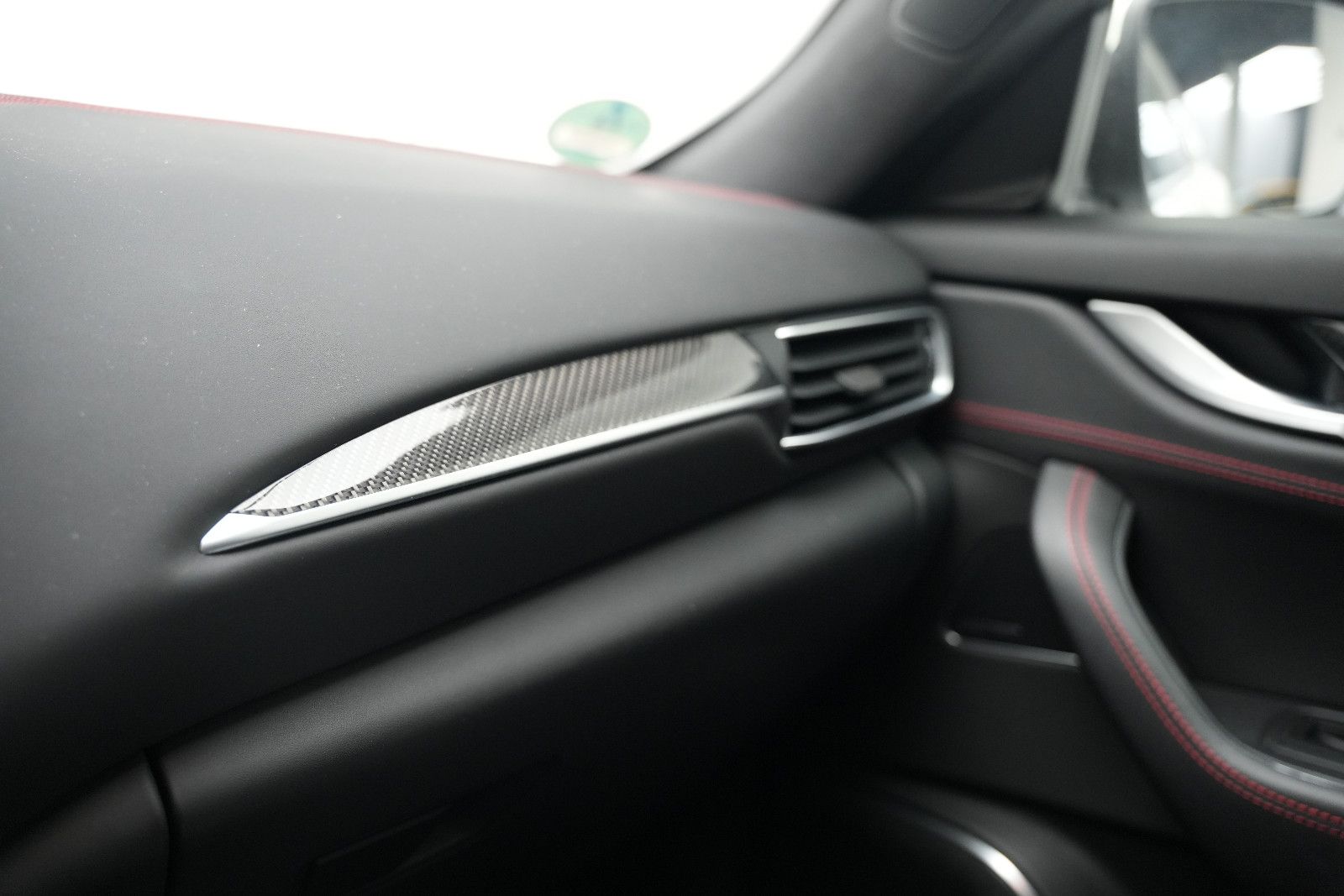 Fahrzeugabbildung Maserati Levante S/CARBON/HARMAN-KARDON/KAMERA/BRD