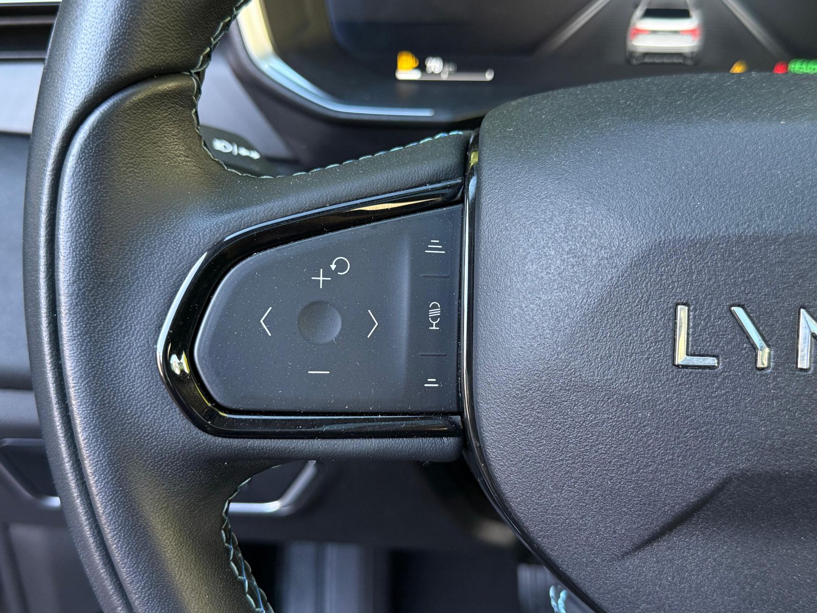 Fahrzeugabbildung Lynk&Co 01 1.5 T Aut PHEV PANO+LED+NAVI+ACC+MEMO+SHZ+360