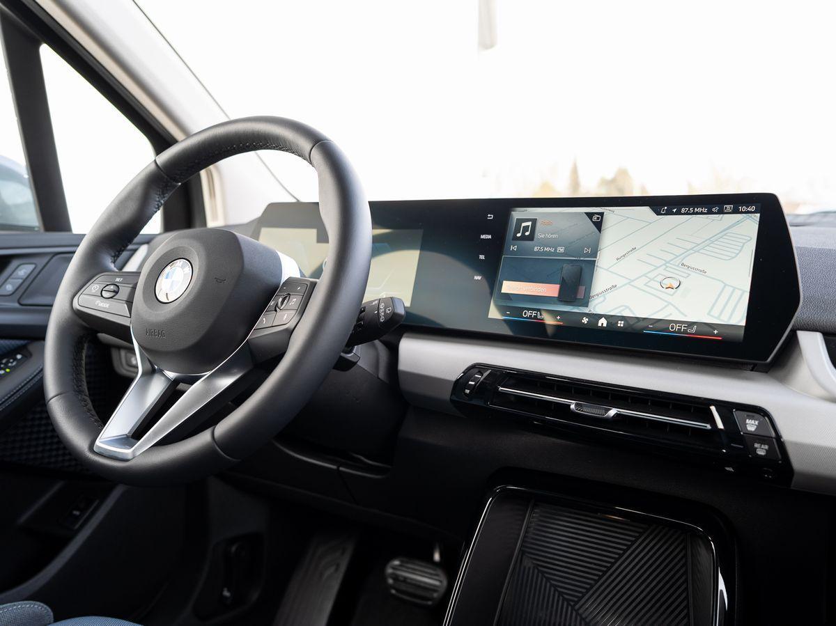 BMW Active 220d Active Tourer AHK PANO Sportsitze SoGlas, миниатюра 16