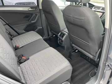 Volkswagen Tiguan - 12