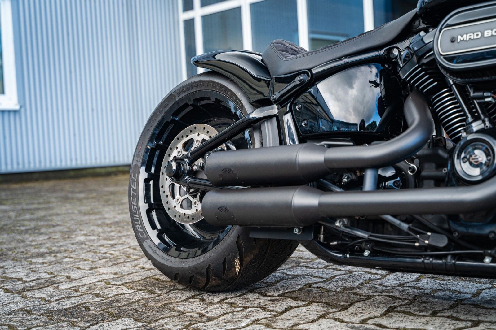Fahrzeugabbildung Harley-Davidson FLFBS FAT BOY SOFTAIL 114 -JEKILL&HYDE- MAD BOY