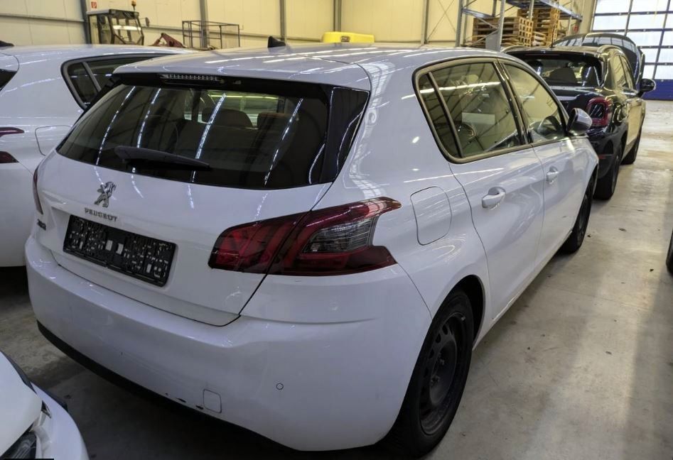 Fahrzeugabbildung Peugeot 308 LIM. 1.2T ACTIVE PACK 8-AT NAVI/TEMP./SPORT