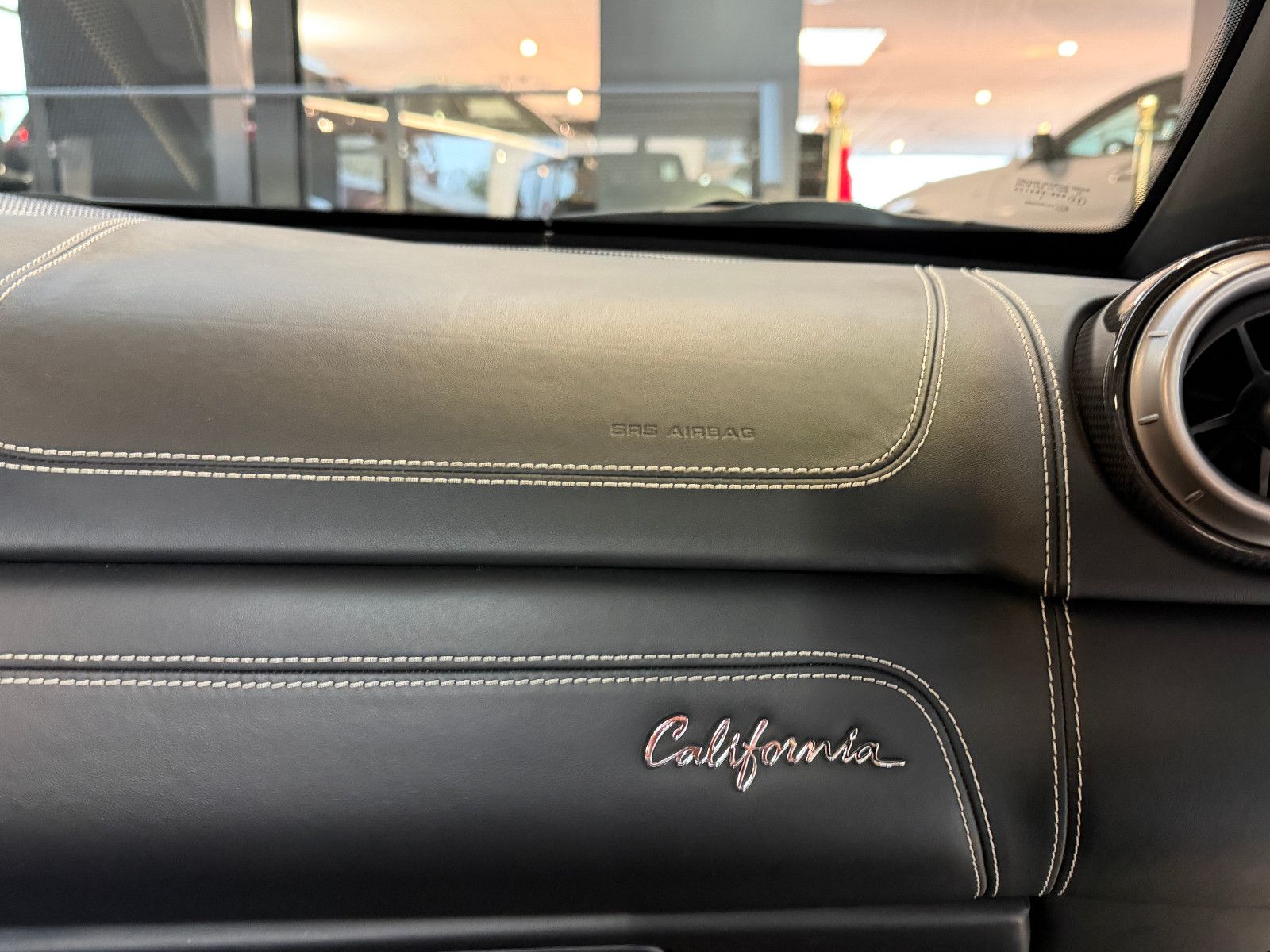 Fahrzeugabbildung Ferrari California 30 V8 /CARBON/KAM/LED-LENKRAD/TOP