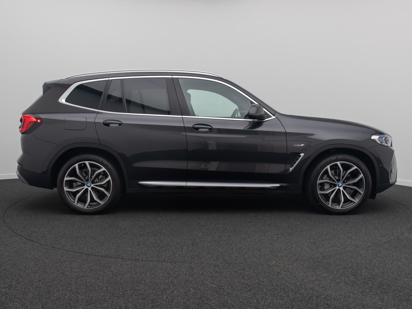 Fahrzeugabbildung BMW X3 xD30e Komfort DAB Laser HiFi HUD Panorama 20"