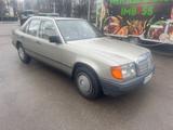 Mercedes-Benz E 260*mit H Kennzeichen*ABS* Klima*Aut*SchiebeD - Mercedes-Benz E 260 Gebrauchtwagen