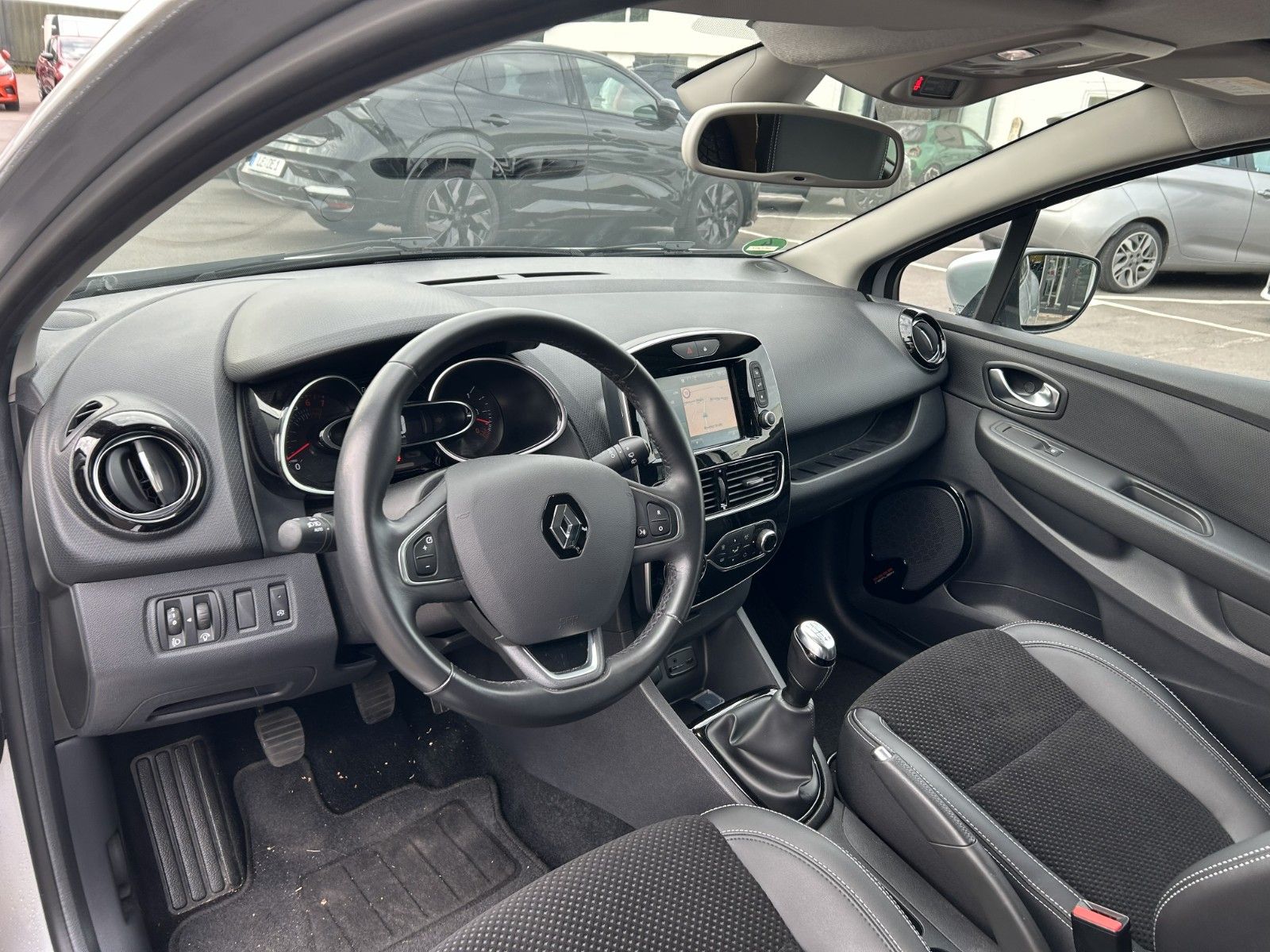 Fahrzeugabbildung Renault Clio IV Collection