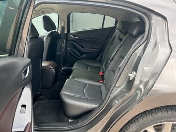 Fahrzeugabbildung Mazda 3 SkyactivG 120 Sports-Line Navi Bose LHZ HeadUp