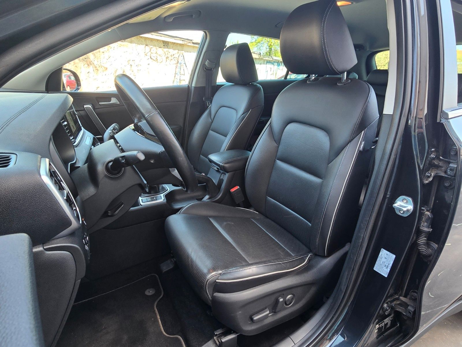 Fahrzeugabbildung Kia Sportage 1.6 GDI 2WD Dream-Team Premium+