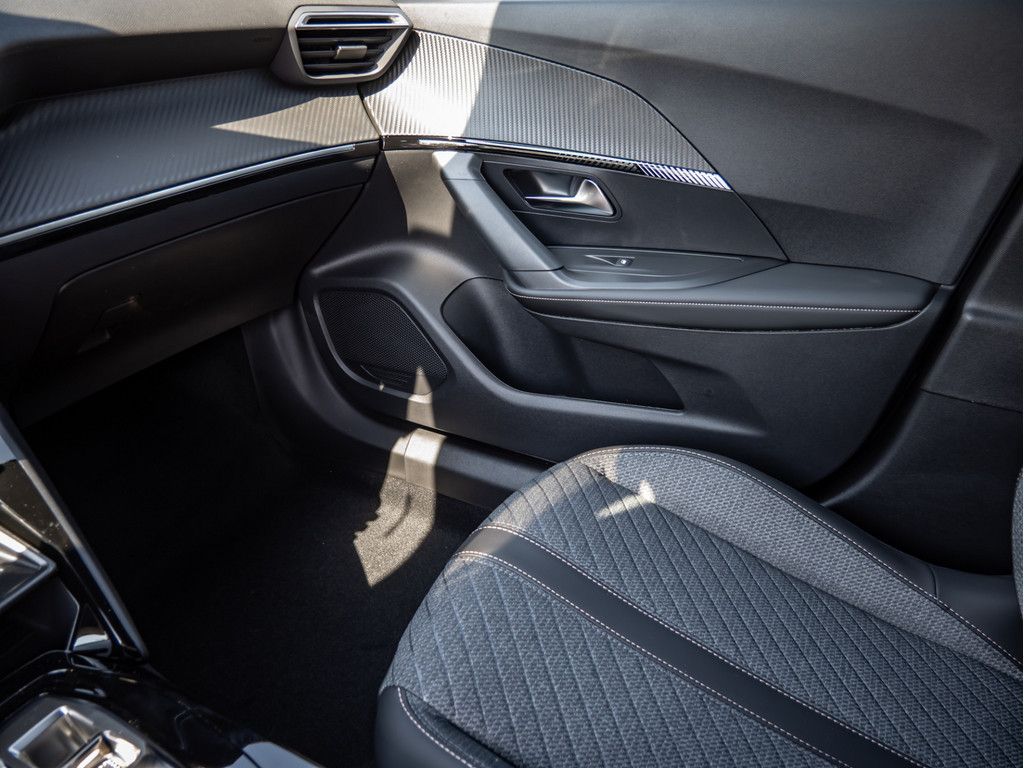 Peugeot 2008 - Bild 8