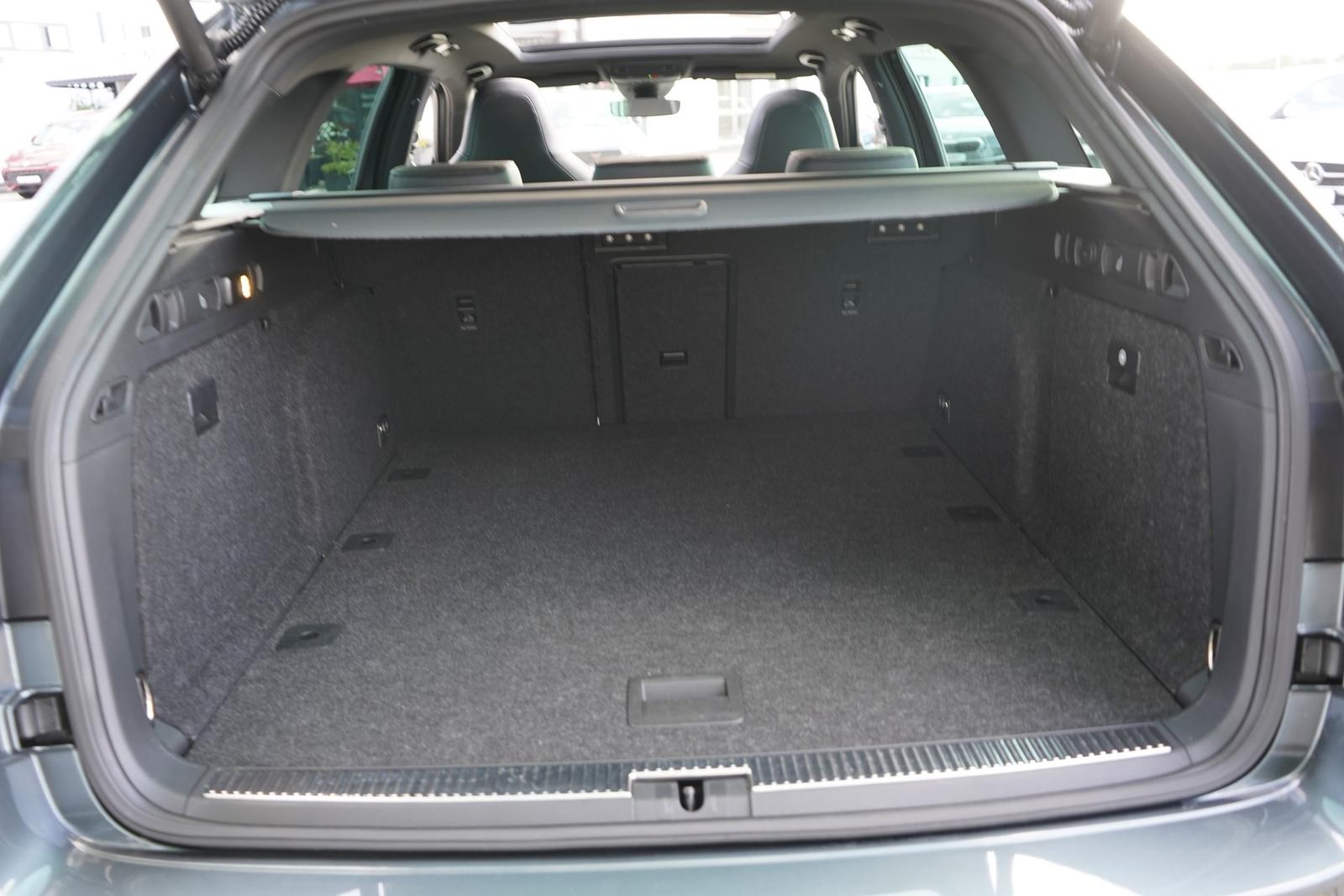 Skoda Superb Combi 2.0TSI Sportline DSG LED Panorama