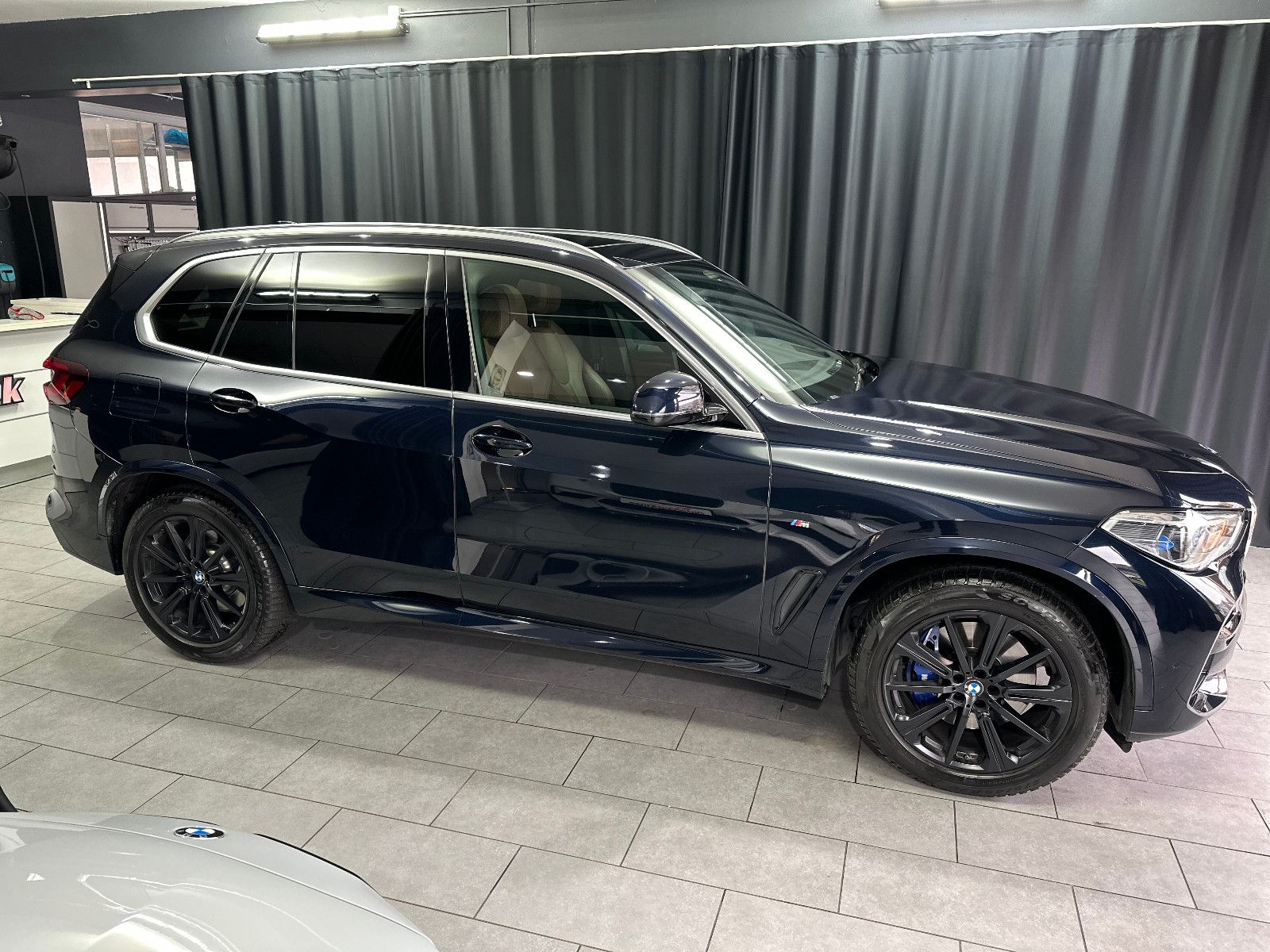 Fahrzeugabbildung BMW X5 xDrive 30d M Sport*PANO*LASER*ACC*HEAD-UP*AHK