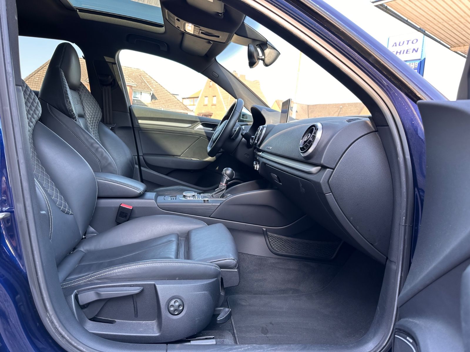 Fahrzeugabbildung Audi S3 Sportback 2.0 TFSI quattro Pano/Leder/B&O/LED