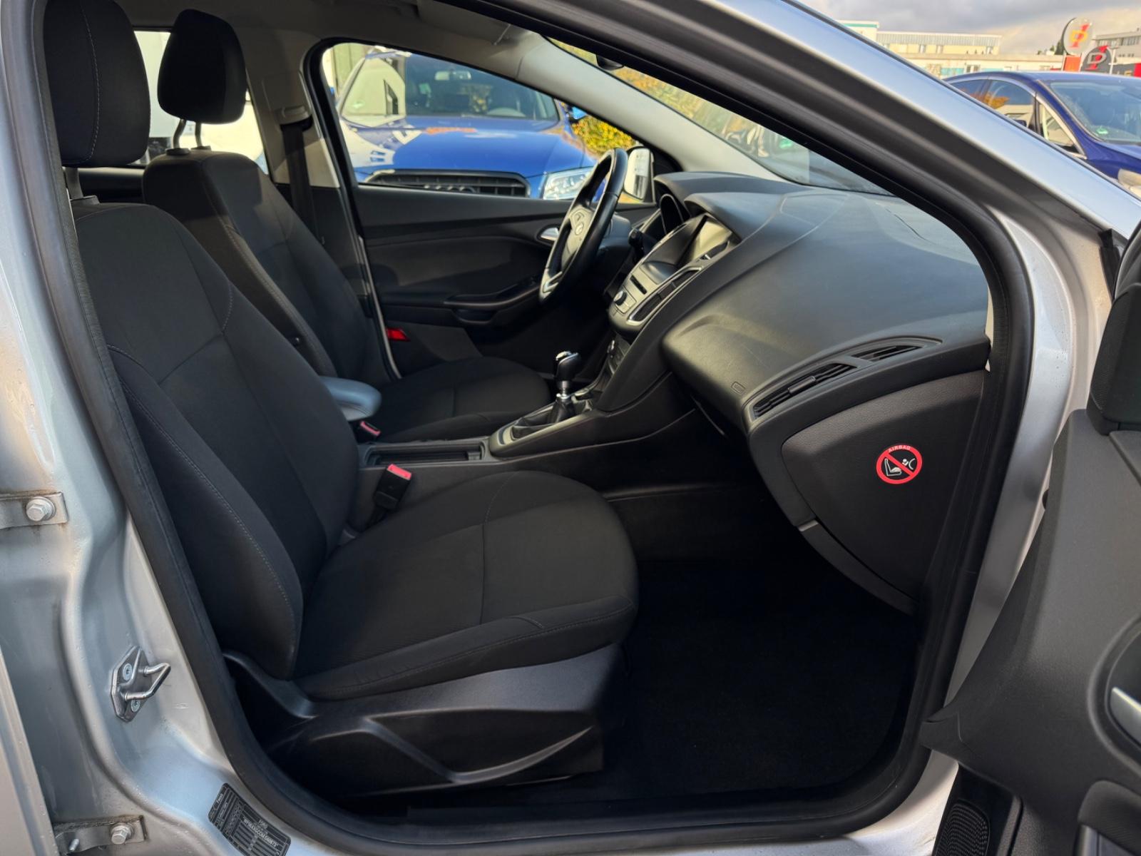 Ford Focus 2015 — photo 10