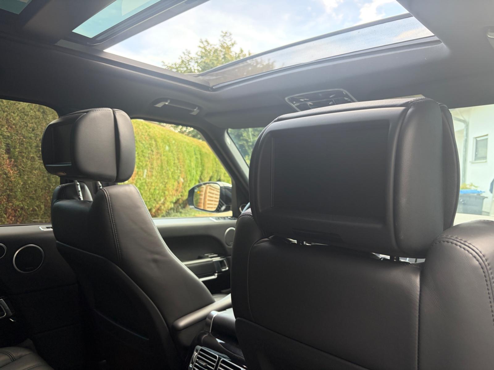 Range Rover Vogue 4.4 SDV8 340 ch • 76 500 km • Toit pano • Meridian • Caméra 360° • Sièges ventilés • 22"