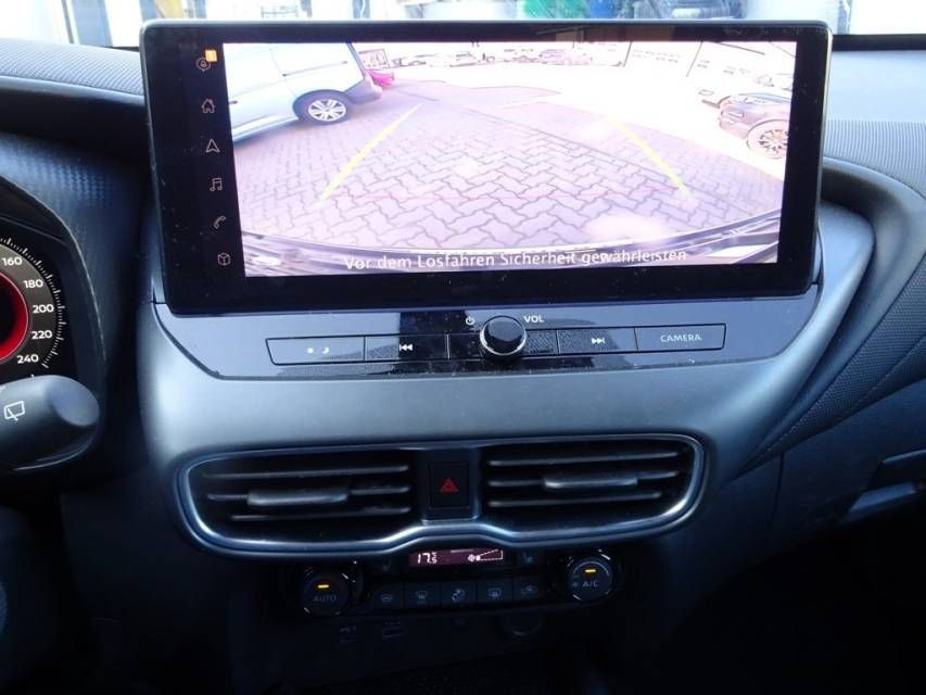 Fahrzeugabbildung Nissan JUKE 1.0 DIG-T Automatik Navi Frontscheibenheizu
