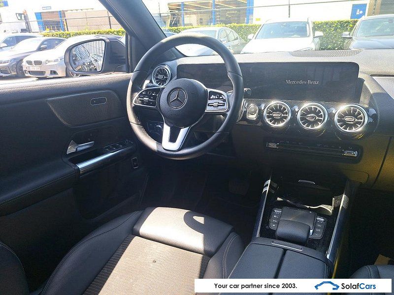 Mercedes-Benz EQA 250 Luxury 67 kWh Aut. LED Widescreen Ambie imagem 3