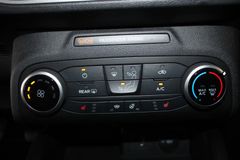 Fahrzeugabbildung Ford Focus 1,0 EB Trend LED WinterPaket PDC Tempomat
