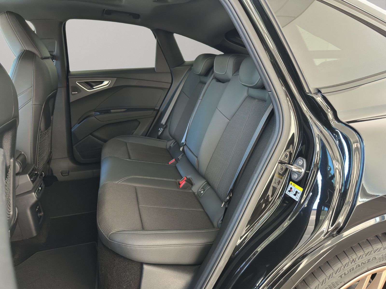 Audi Q4 Sportback 55 e-tron qu. S LINE PANO AR WÄRMEP foto 13