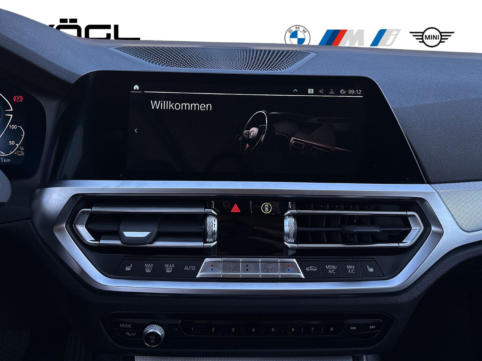 BMW 330e xDrive Touring Sport Line Panoramadach AHK foto 7