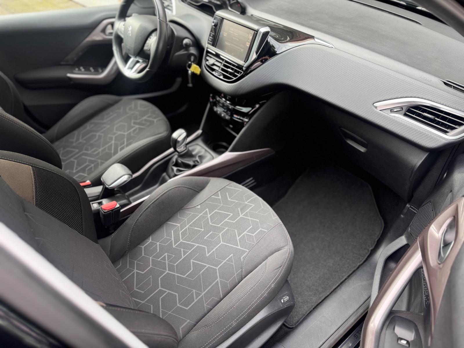 Peugeot 2008 Style*2.HAND*NUR 87TKM*PANO*NAVI*TEMPO*PDC