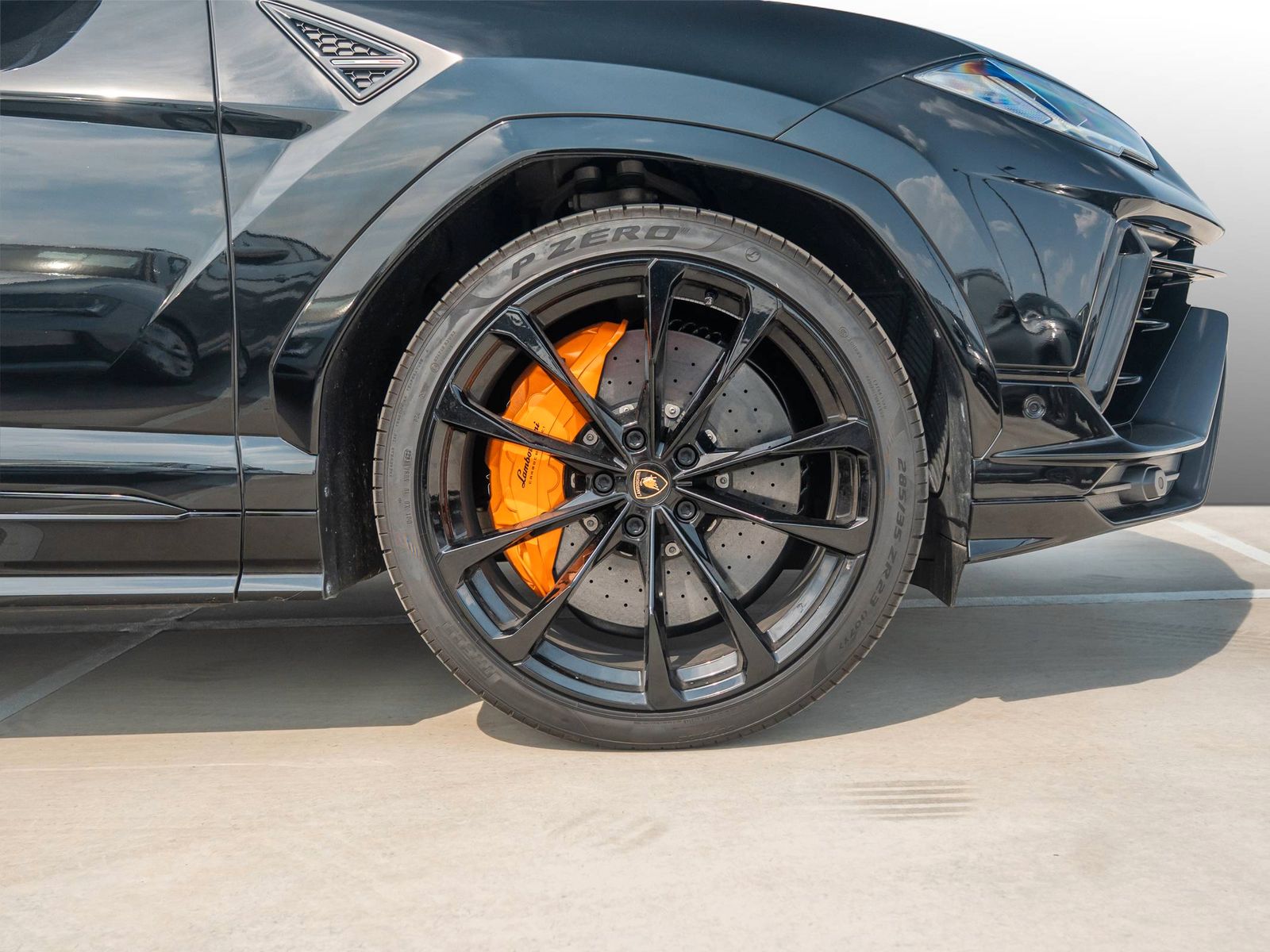 Lamborghini Urus S MY23 Nero Helene Akra Pano 360° B&O foto 5