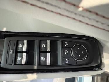 Fahrzeugabbildung Renault Espace 6 Iconic Full Hybrid E-Tech 200 5-Sitzer