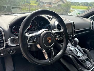 Porsche Cayenne - 11