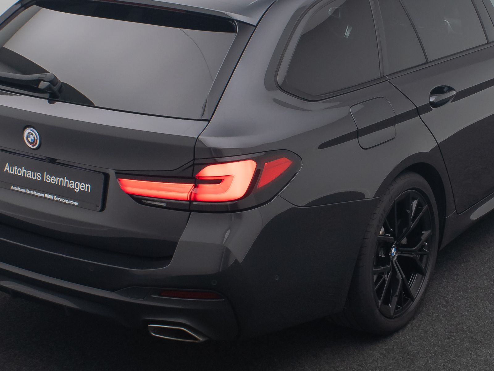 Fahrzeugabbildung BMW 520d M Sport Kamera DAB HUD 4xKlima HiFi 19Zoll