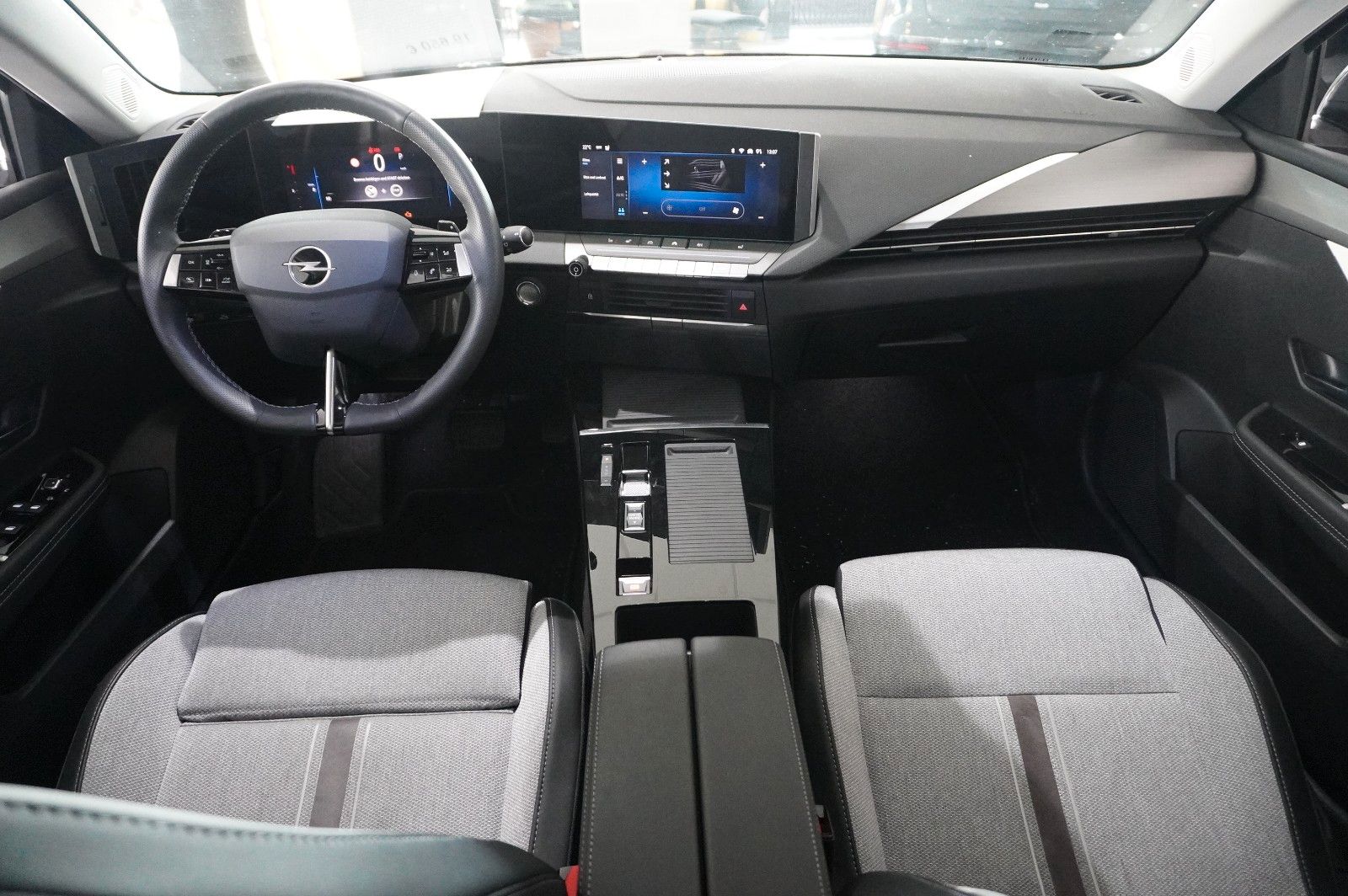 Fahrzeugabbildung Opel Astra L ST 1.5D ELEGANCE NAVI/LED/KAMERA/SHZ/DAB