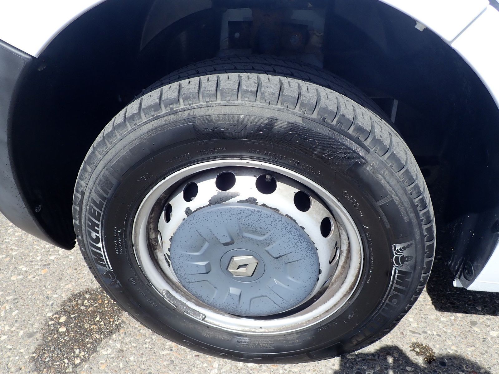 Fahrzeugabbildung Renault Master III Kasten L2H2 3.5to