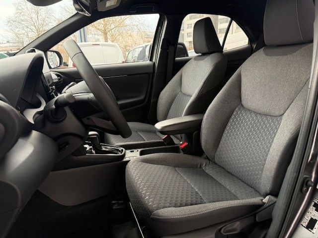 Fahrzeugabbildung Toyota Yaris Cross Teamplayer 1.5l Hybrid 130PS Kamera!