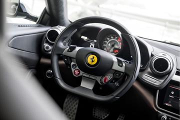 صورة مصغرة 37 لـ 2017 Ferrari GTC4LUSSO
