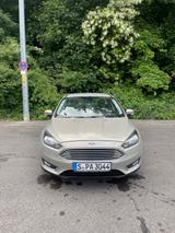 Ford Focus 1,0 EcoBoost 74kW Cool & Connect Cool ... - Ford Focus: Grün, Metallic