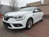 Renault Megane IV Grandtour Play *1.Hand *Winterreifen* - Renault Megane Play mit Benzin-Antrieb
