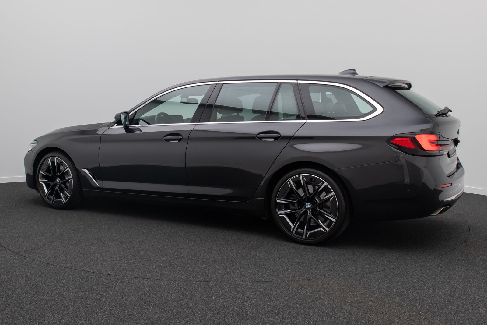 Fahrzeugabbildung BMW 540d  xD LuxuryLine Kamera Laser HUD DAB HiFi 20