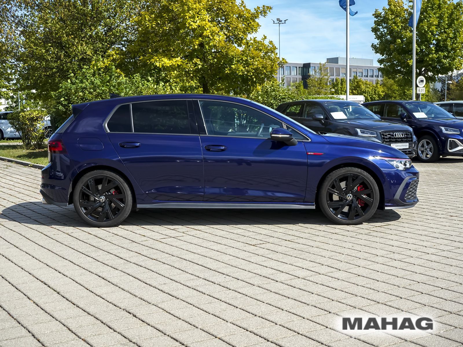 Volkswagen Golf VIII GTI 2.0 TSI IQ.Light Navi Pano ParkPil foto 5