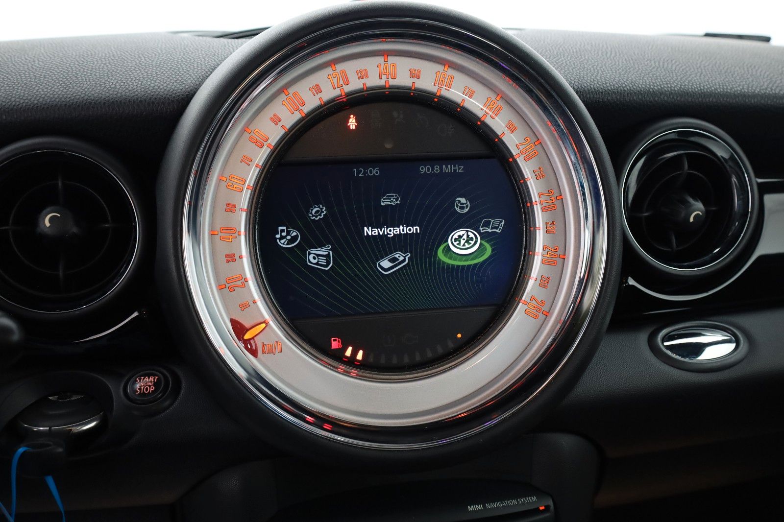 Fahrzeugabbildung MINI Clubman Cooper D T.Leder,Navi,Xenon,PanDach,SH