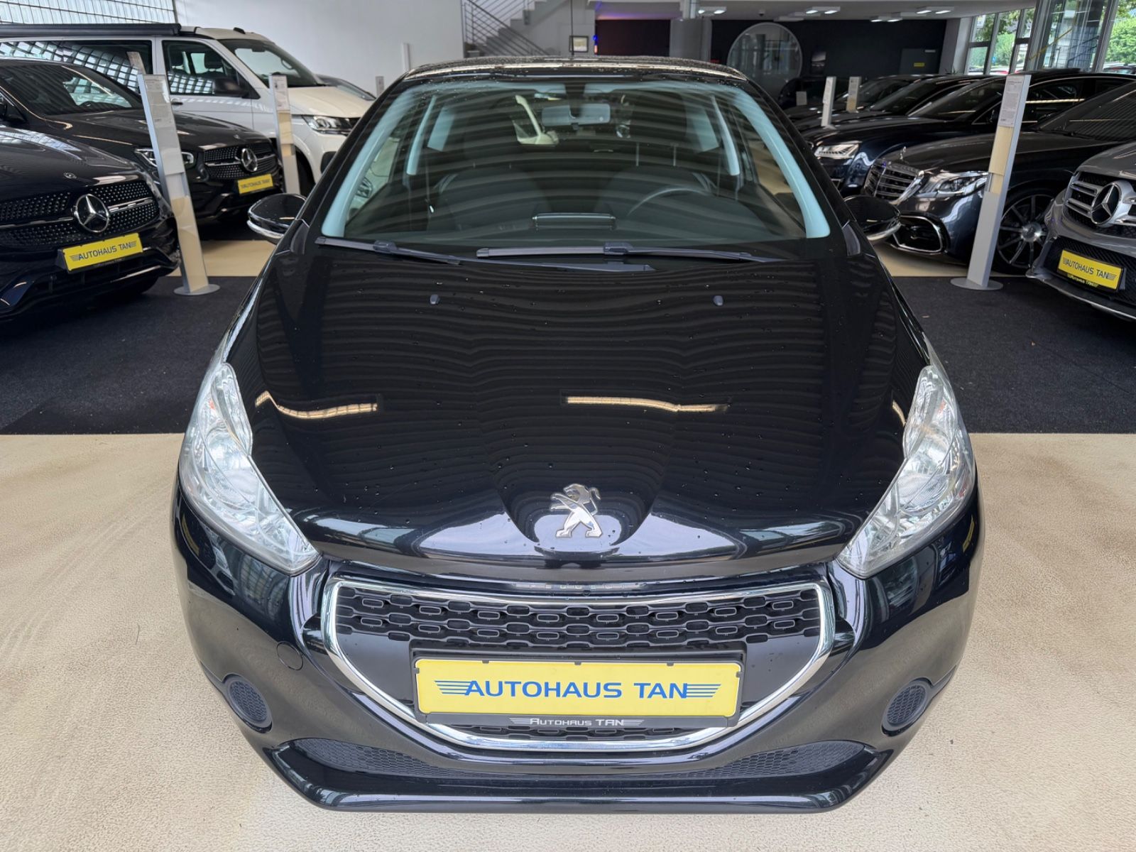 Fahrzeugabbildung Peugeot 208 Active