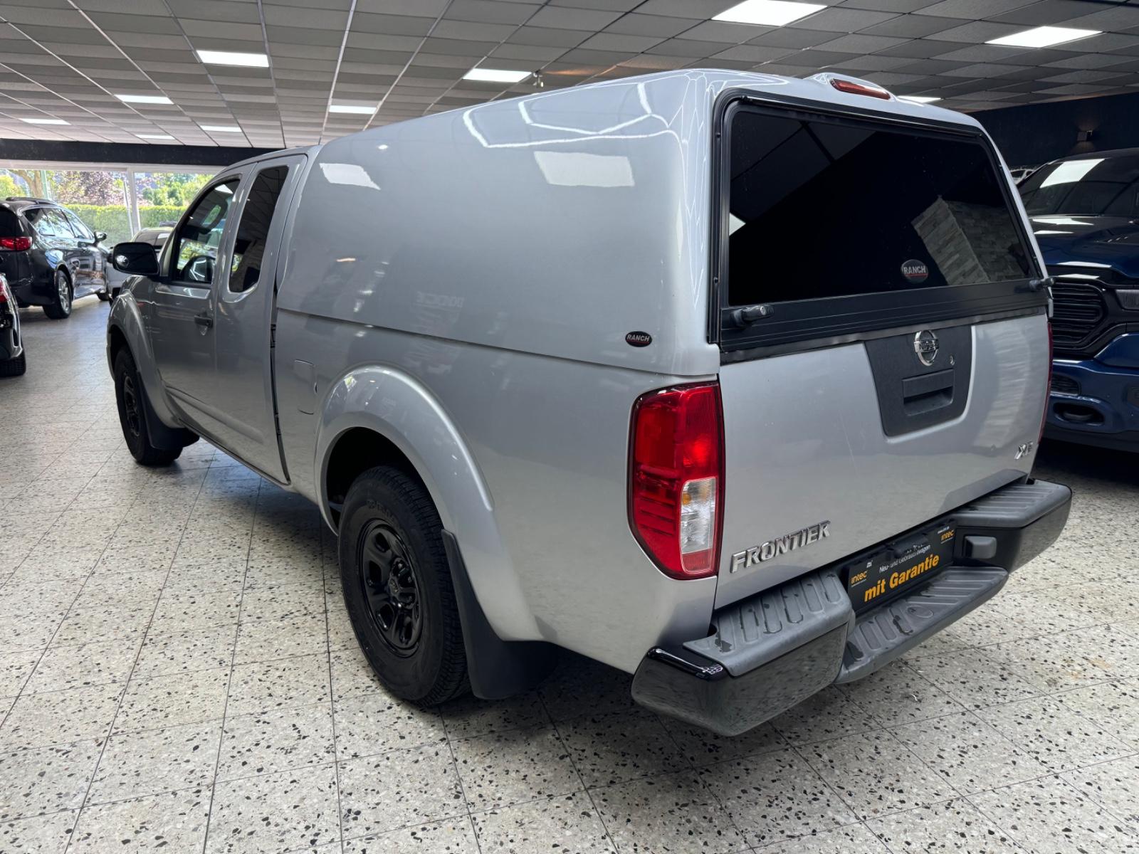 Nissan Frontier 2005 — photo 11