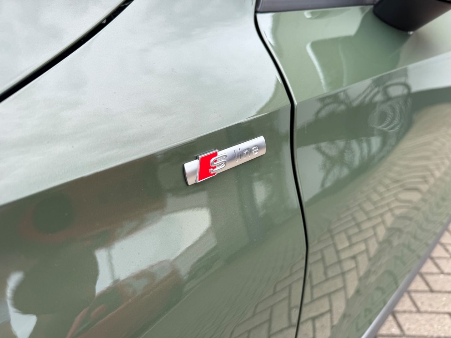 Fahrzeugabbildung Audi A3 TFSI Sportback S-Line Sport Pano Digi LED ACC