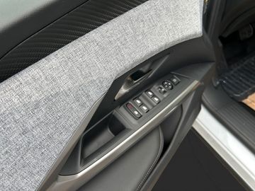 Peugeot 3008 Allure Hybrid 145 360° AHK SHZ NAVI LED