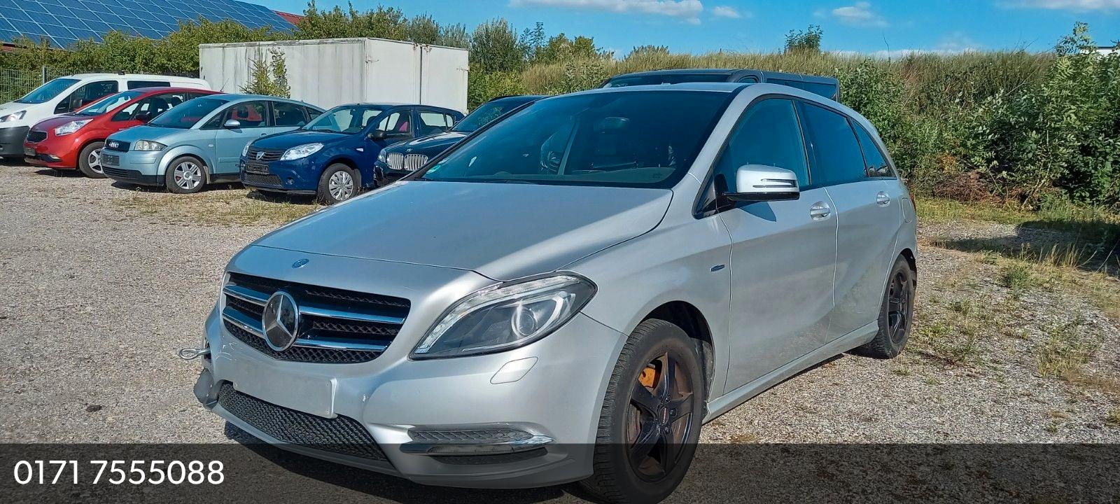 Mercedes-Benz B 180 Benzin Blue Efficiency Leder Navigation