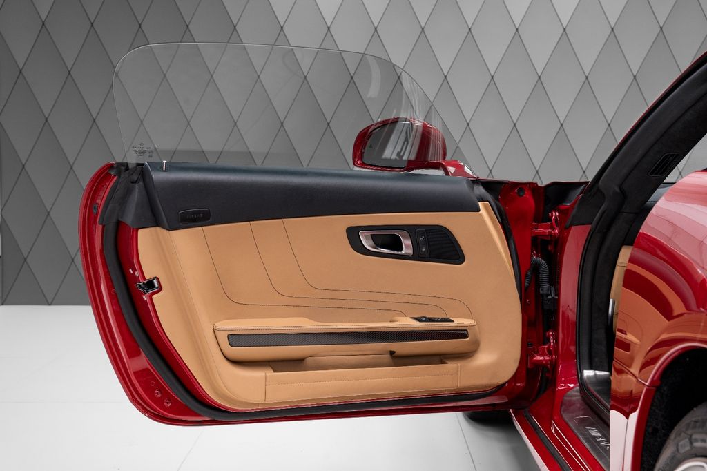 SLS AMG 6.2 V8 Roadster RED/BROWN CARBON - Bild 16