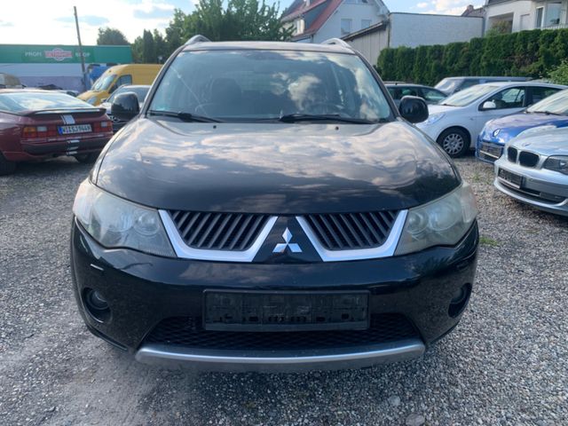 Mitsubishi Outlander 2.4 Intense