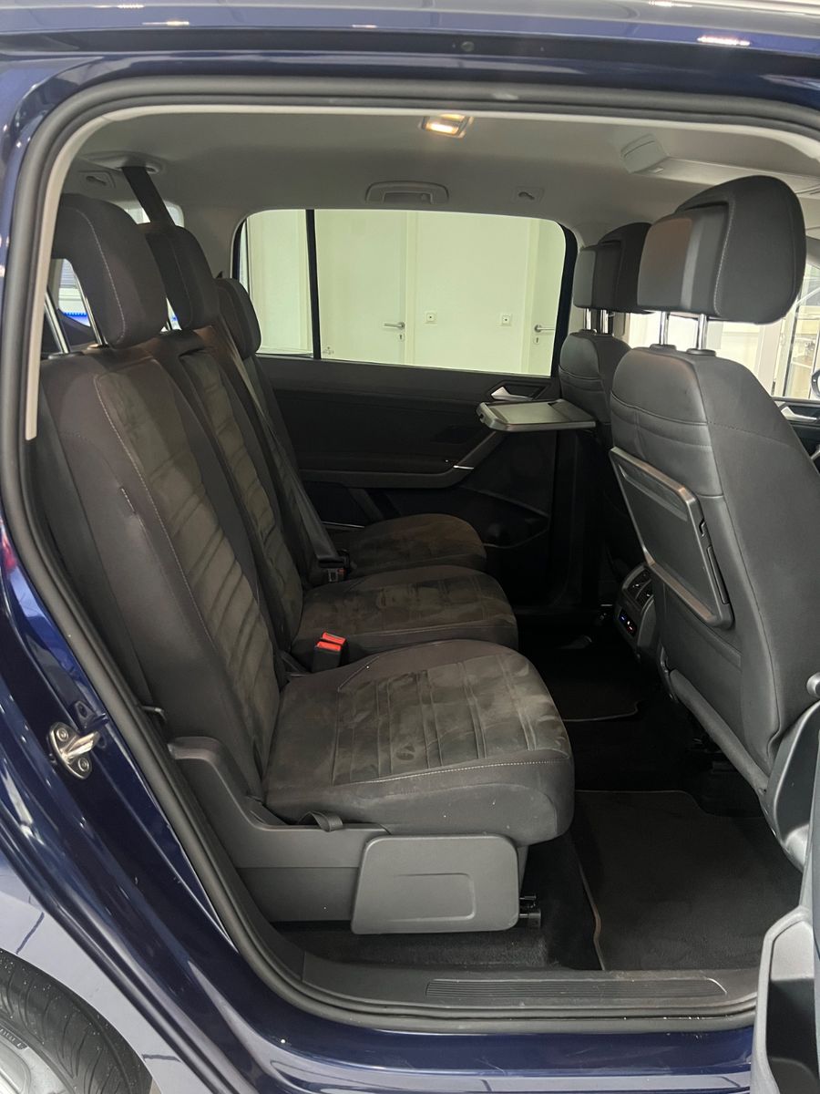 Fahrzeugabbildung Volkswagen Touran Comfortline 2.0TDI DSG ACC*NAVI*ALCANTARA
