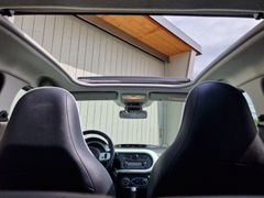 Fahrzeugabbildung Renault Twingo La Parisienne Klimaautomatik Faltdach