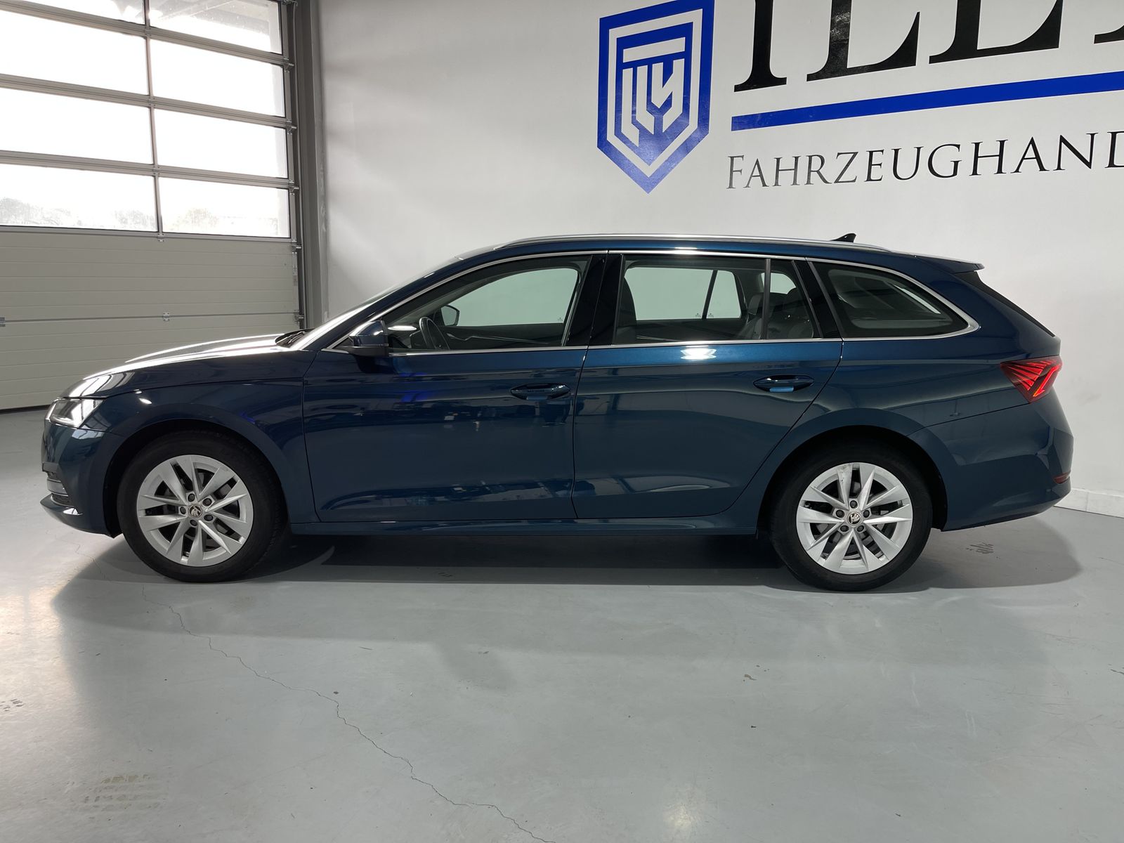 Fahrzeugabbildung SKODA Octavia Style 2.0 TDI*LED*Cam*SHZ*PDC*ACC*HUD*