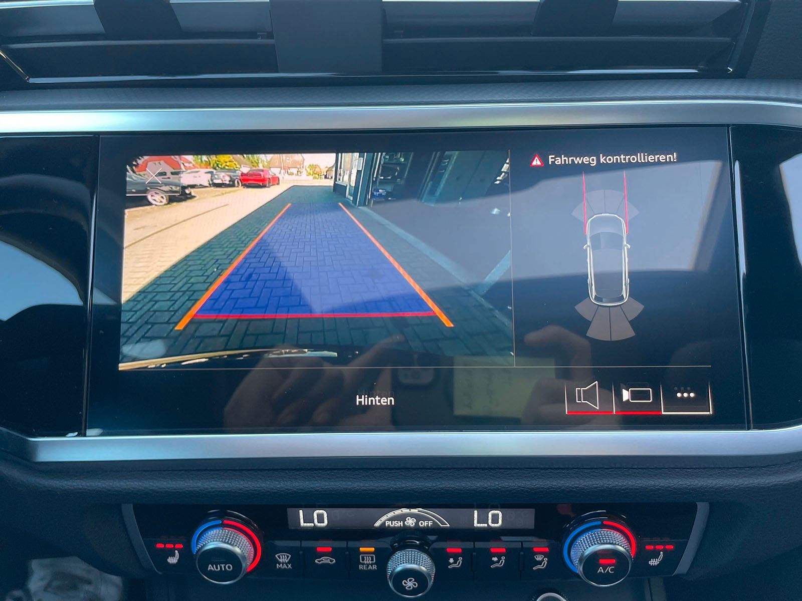 Fahrzeugabbildung Audi Q3 S-Line*Pano*AHK*Kamera*LED*Virt.Cockp*Spurass